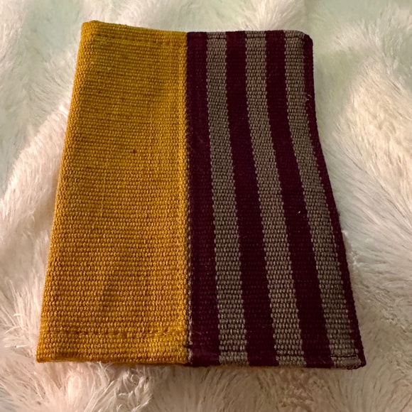 The Root Collective Handmade Guatemala Fabric Wallet – Flexible/Unstructured - Picture 1 of 8